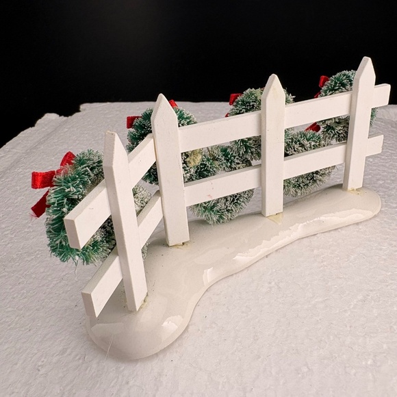 Department 56 Snow Village Wreaths for Sale - 4 pieces - Picture 3 of 16